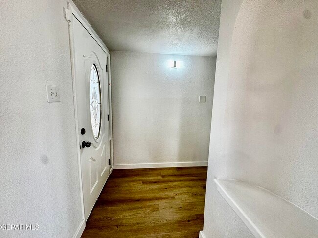Photo - 5102 Beals St