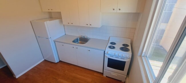 Photo - 10734-108 108 St NW Unit 9