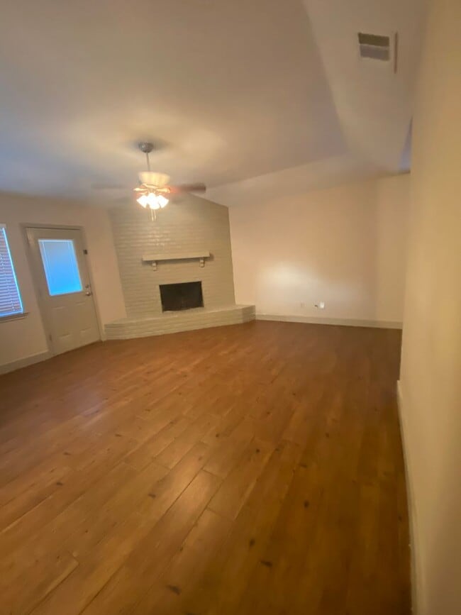 Photo - 9291 Burbank Dr