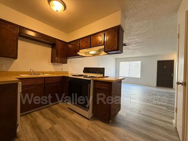 Photo - 205 W Ash St Unidad #D