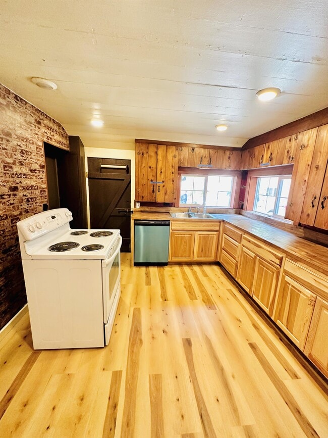 Photo - 21745 S Lewellen Rd