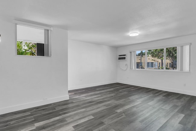 Building Photo - 7619 Abbot Unit 9
