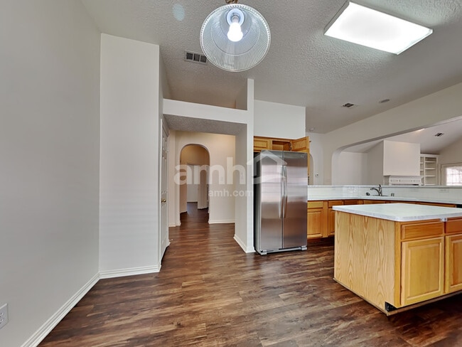 Photo - 4612 Belladonna Dr
