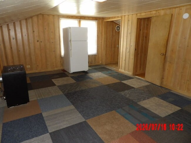 Building Photo - Large 1 Bedroom 1 Bathroom