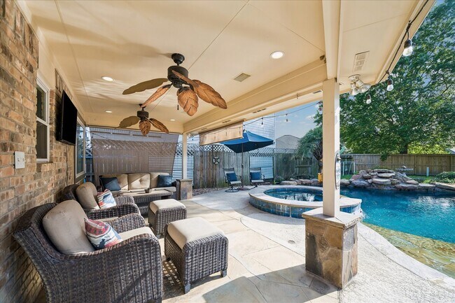 Photo - 16131 Castlegrove Ct