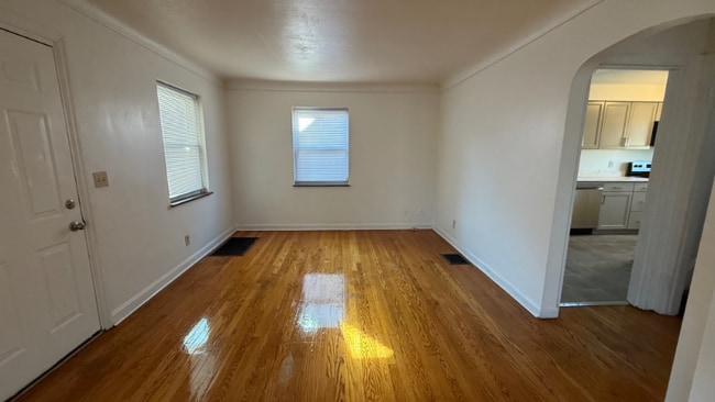 Photo - 6439 Elbrook Ave