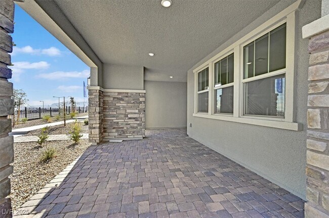 Photo - 148 Silver Run Ln