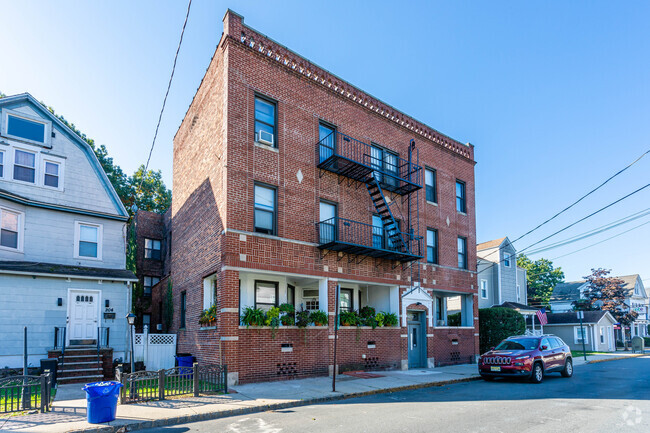 Building Photo - 206 Montgomery Street Apartments