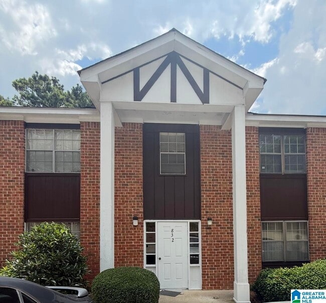 Building Photo - 832 Beacon Pkwy E Unit D