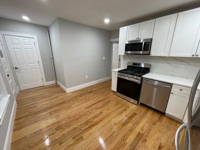 Photo - 3 Mossland St Unit 3
