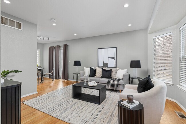 Photo - 17072 E Wyoming Dr