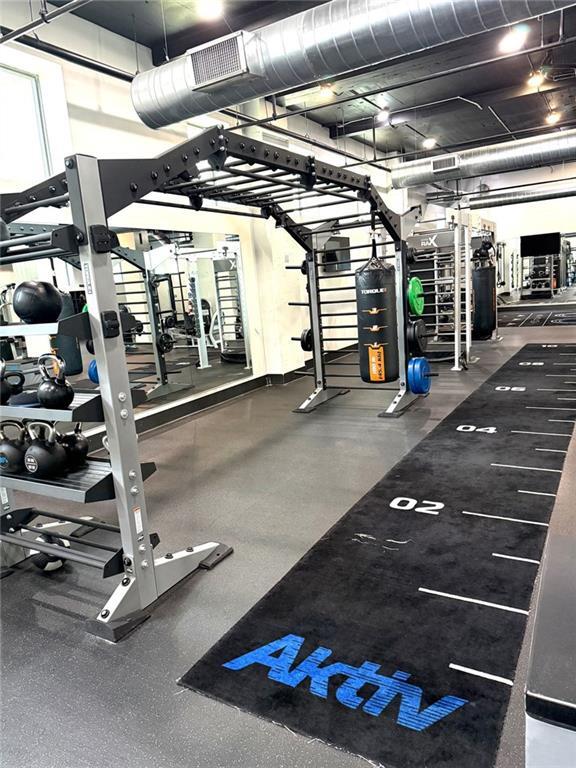 Photo - 2025 Peachtree Rd NE Unidad Piedmont