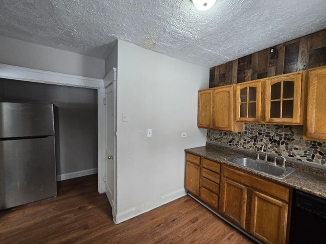 Photo - 1724 Cliffview Rd