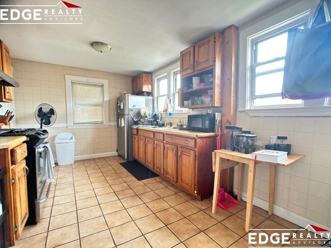 Photo - 115 Lanark Rd