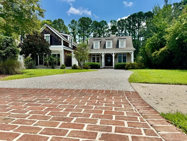 Photo - 73 Hampton Lake Dr House
