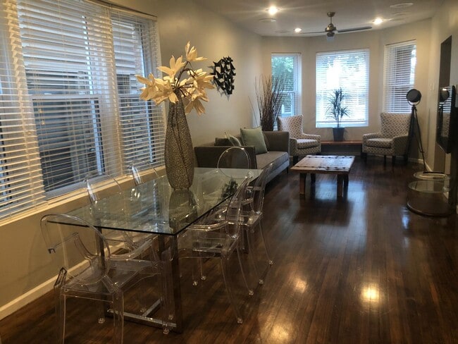 Photo - 2742 W Nelson St Unit 1