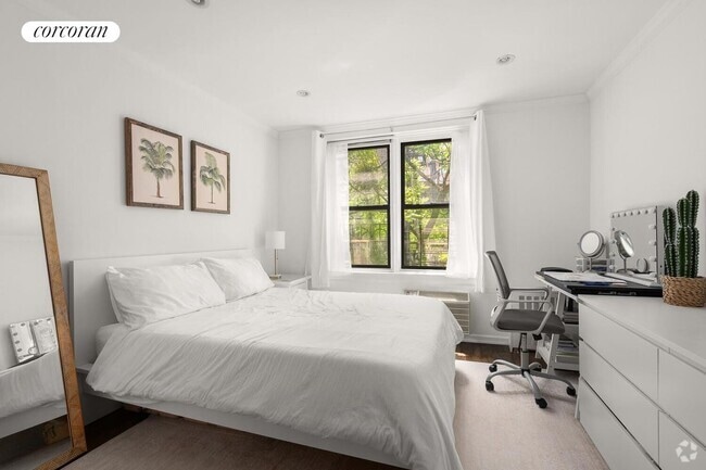 Building Photo - 328 W 19th St Rental