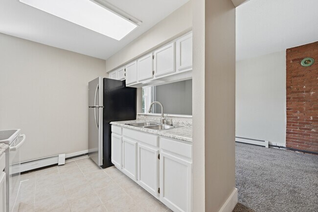 Photo - 401 Rose St