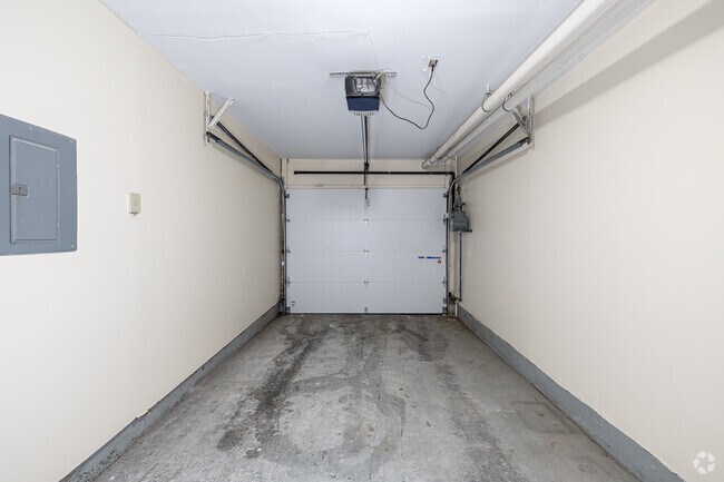 3BR, 2BA - 1,200SF - Garage