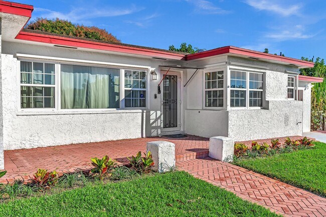 Photo - 301 Gulfstream Dr