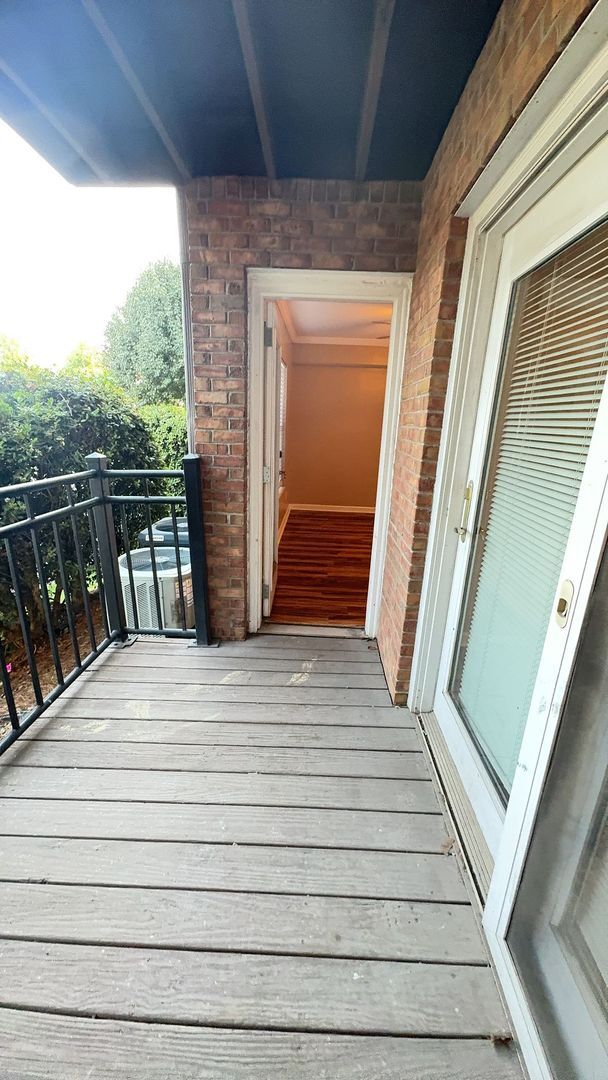 Photo - FALL 2026: $3,150/month for a great location w/ TWO assigned parking spaces! Move in as early as ... Unidad 102