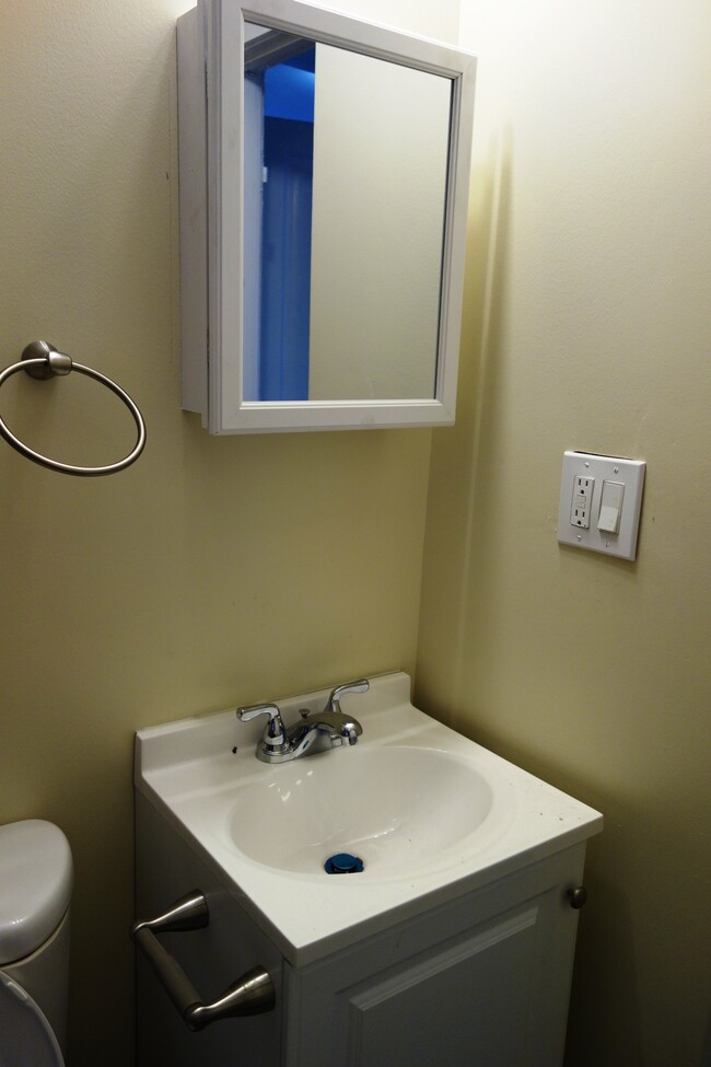 Photo - 1651 W 19th St Unit 3F