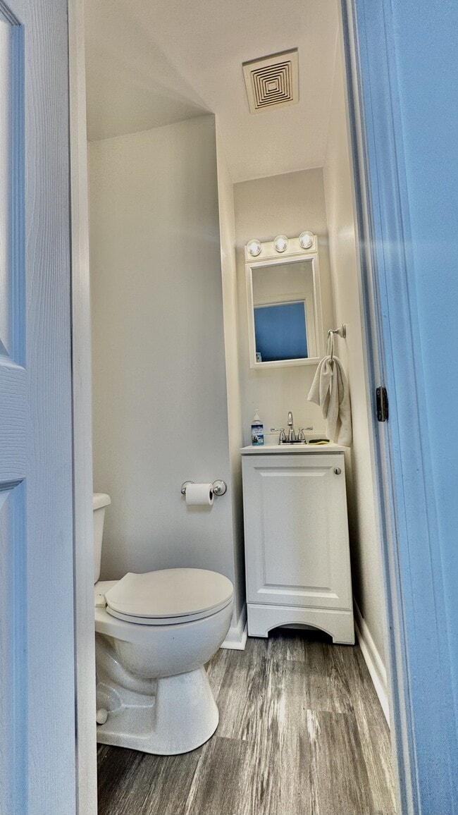 Photo - 505 Delmar Rd