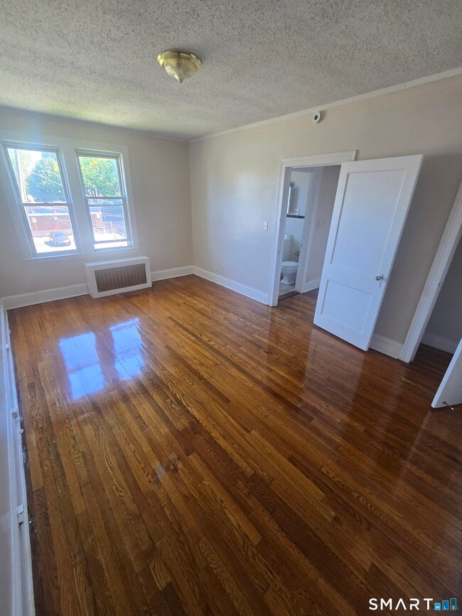 9 Evergreen Ave Unit B6