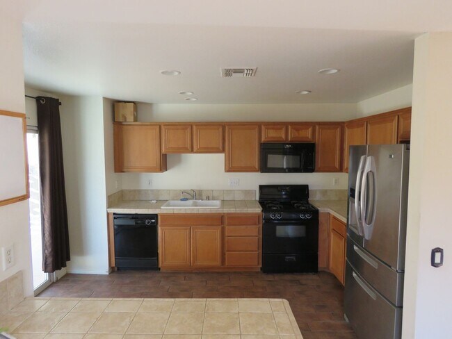 Photo - 5 Bedroom Stunner!!