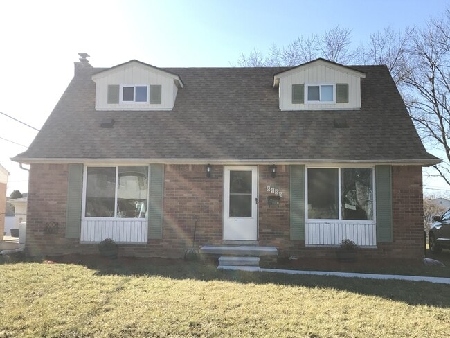 Building Photo - 4 BED/2 BATH ADORABLE, SPACIOUS SINGLE FAMILY HOME ---- FORREST DR. CANTON