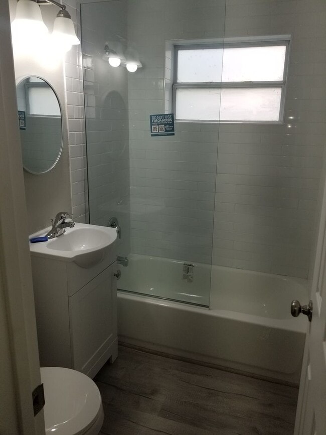 Photo - 2642-2648 Michigan Ave Unidad 2642 Michigan Ave