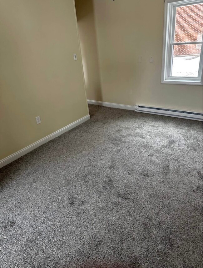 Photo - 1249 Main St