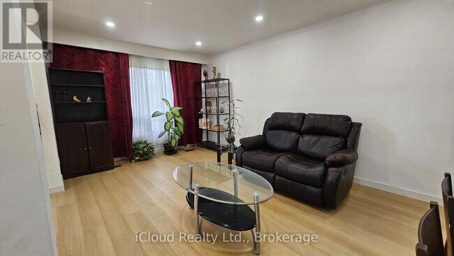 Photo - 39 Frey Crescent