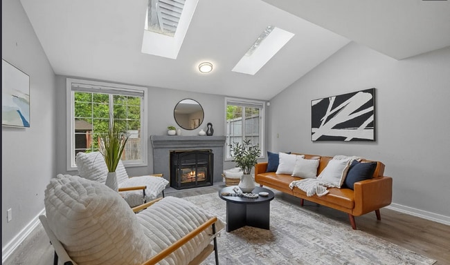 Photo - Kent East hill Condo townhome in Village at Single Creek - 3 bedroom 2.5 bath and 2 car garage. A...