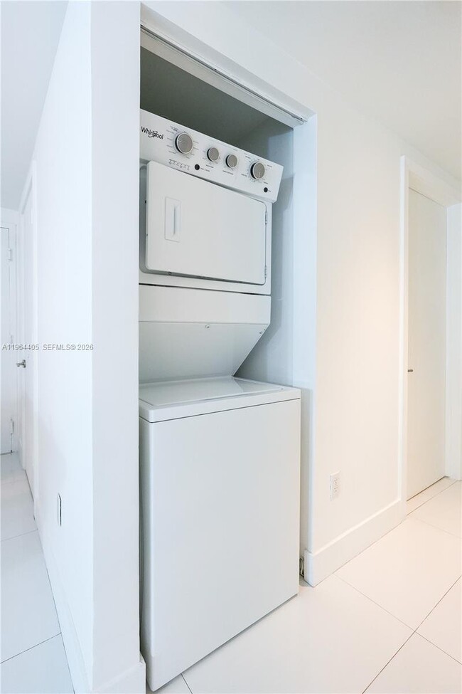 Photo - 1010 SW 2nd Ave Unidad # 606