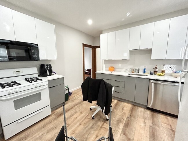 Photo - 37 Sudan St Apartment Unit 2