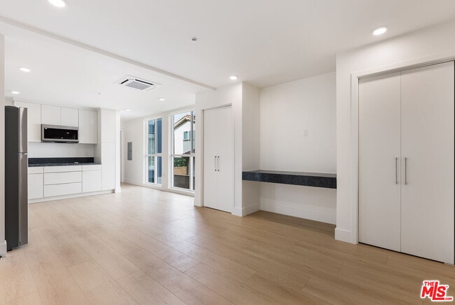 Photo - 8561 Belmont St Unidad 3