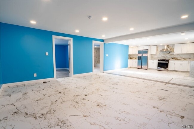 Photo - 599 Albany St