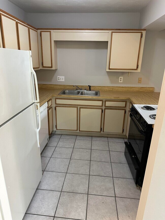 Photo - 372 Hayden Rd