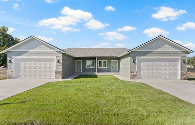 Photo - Newly Built 4 Bedroom Duplex With Yard