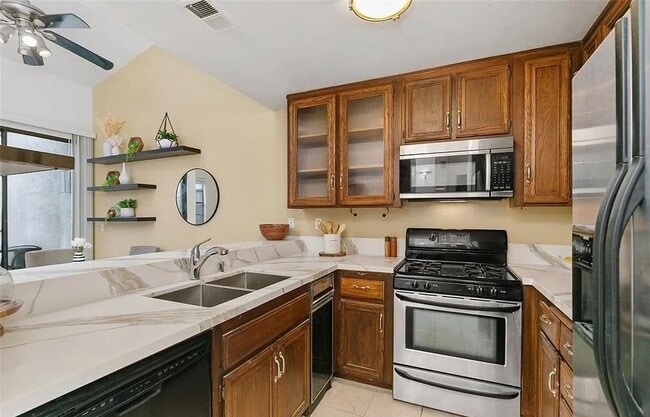 Photo - 2526 W MacArthur Blvd