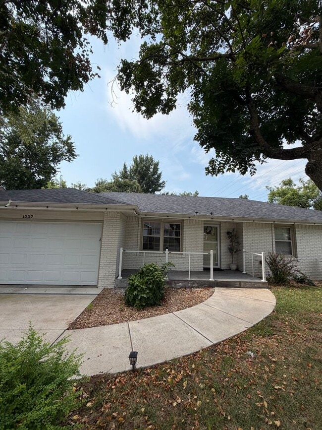 Photo - 1232 W Berkeley St