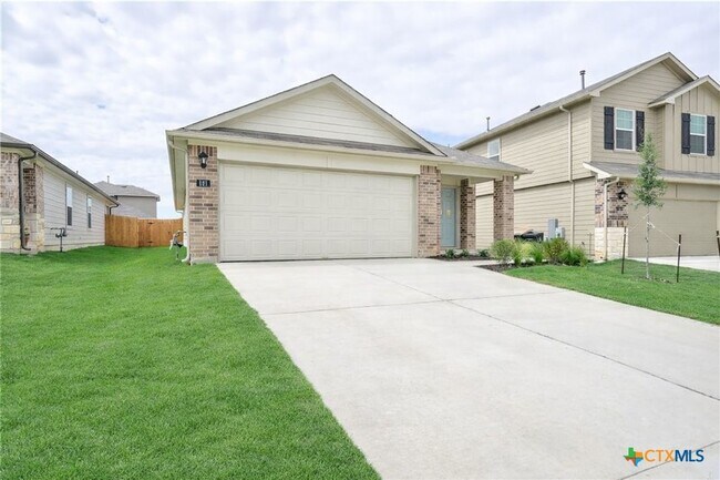 Photo - 121 Roanwood Dr