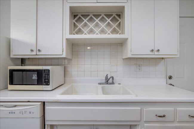 Photo - 3 Bed / 2 Bath Home with Two-Car Garage, Laundry and a Storage Shed/Work Space