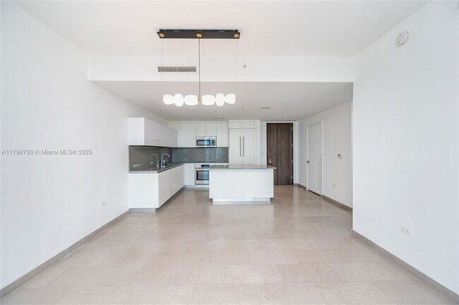 Photo - 68 SE 6th St Unidad 1510