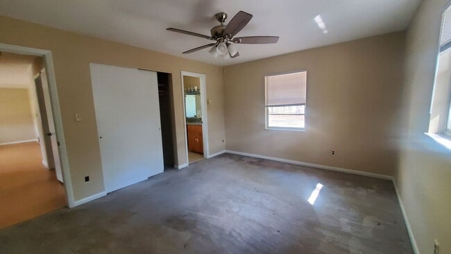 Photo - Large 3 Bedroom, 2.5 Bath with large Den and Family Room in Rainbows End, Dunnellon, FL