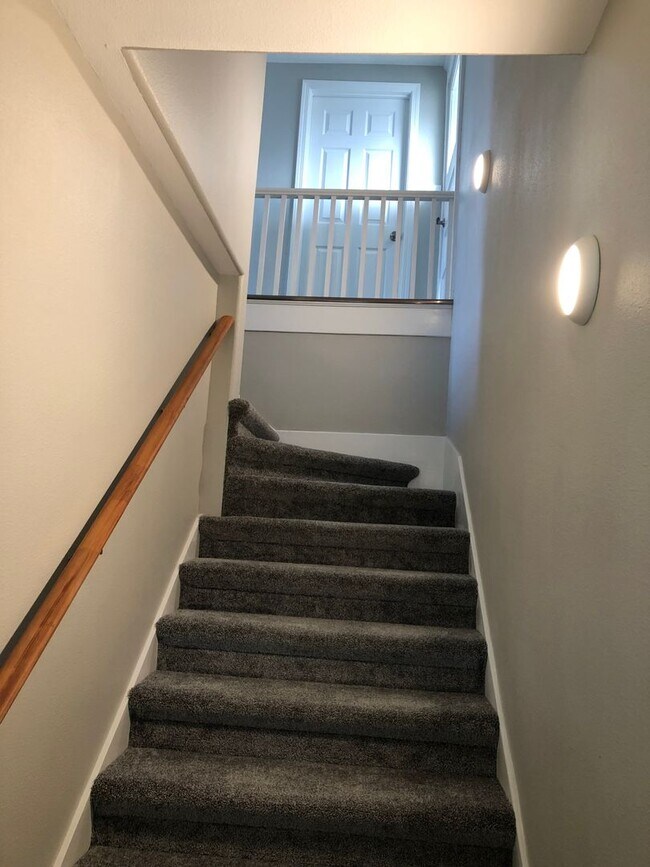 Photo - 615 SW 4th Ave Unit 615 4th Ave. SW A