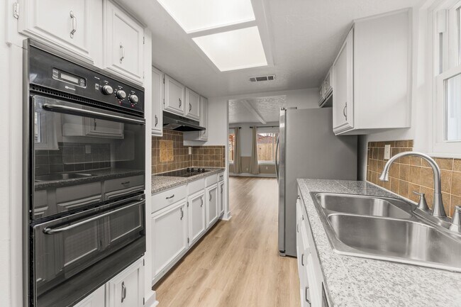 Photo - 5542 Ashgate Dr