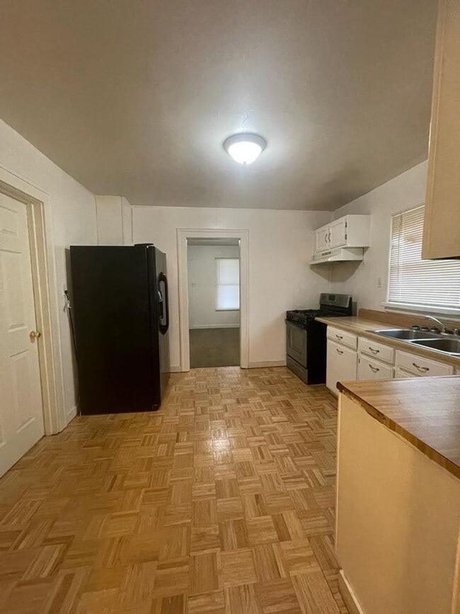 Photo - 1909 S Brookfield St