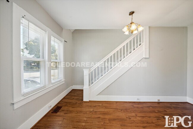 Photo - 4135 Upton Ave